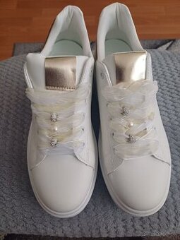 Botasky na platforme