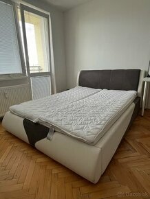 Manželská posteľ s matracmi