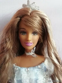 Barbie Rayla a Basics