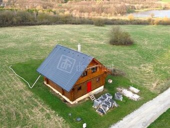 Panoramatický rodinný dom z guľatiny v Jelenci v štá…