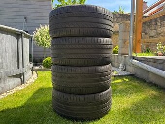 295/40 R22
