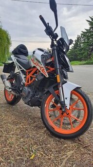 KTM DUKE 390