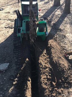 Pásové rýpadlo DITCH WITCH C16X TRENCHER 136 HODÍN z USA