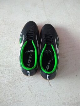 Tenisky halovky 9€