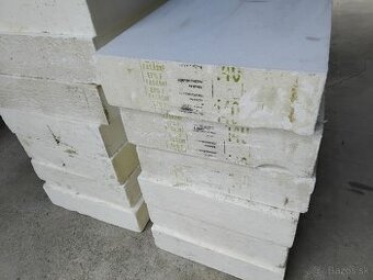 Predám starší fasádny polystyrén 140 mm 13 ks