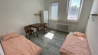 Veľký 7 izbový rodinný dom na prenájom