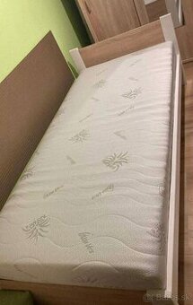 Posteľ 90 na 200 aj z madracom