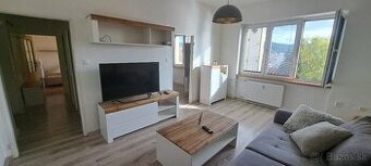 Dvojizbová tehla s lodžiou v centre mesta - 1