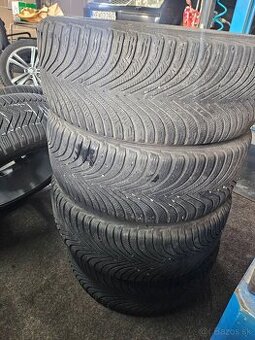 Predam zimne pneu 225/45R17
