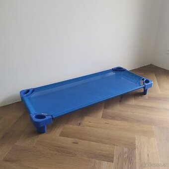 Vyvišeny pelech do koterca