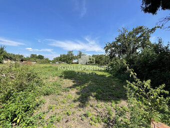 Pozemok 1720 m2 so starým domom