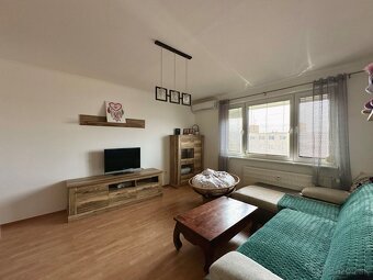 PREDAJ 3 izbový byt 70 m2 ul. Ľ. Ondrejova sídl. Zapotôčky - 1