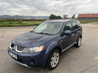 Mitsubishi Outlander 2.2 DI-D 4x4 instyle 7miest navi xenon