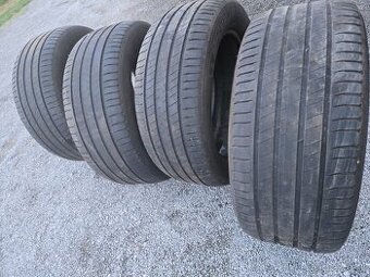 275/50 R20 Michelin Letné