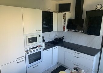Predám 2 izbový byt s balkónom / 61 m2 / - Žilina - Vlčince