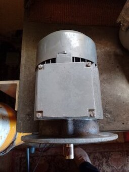 Predam elektromotory na 380-400V.