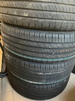 215/65R16 98H