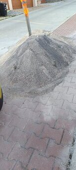 Mlat na prírodné chodníky, cesty