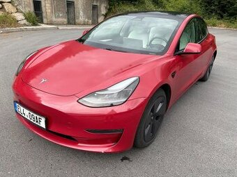 Tesla Model 3 MY21 refresh, bílý int. Long Range SoH 91%