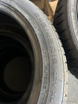 245/45 r19