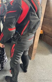 Kožena moto kombineza