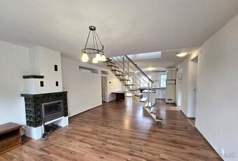 Predaj - 5 izbový dvojgeneračný rodinný dom-Rajka Maďarsko - 1