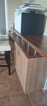 Predám nábytok s pultom