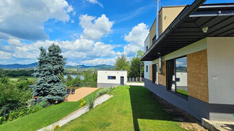 Súkromie, priestor a kvalita: 4-izbový rodinný dom vo Var