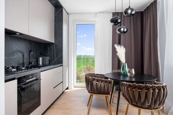 Štýlový 3-izbový byt so zariadením, loggiou a balkónom