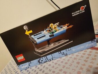 Lego 40789 Lietajúce auto na Mesiaci