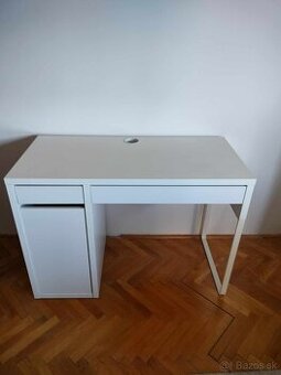 Pracovný/písací stôl