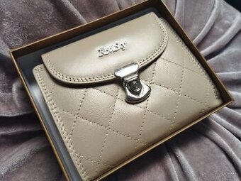 Dámska. Béžová peňaženka