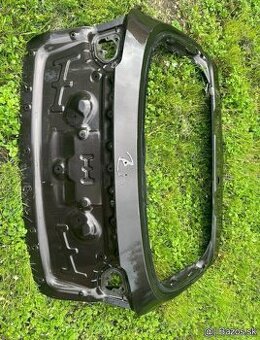 Predam zadné piate dvere