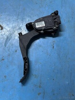 Plynový pedál golf 4