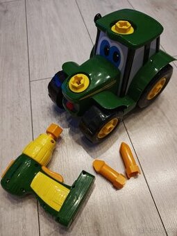 Predam traktor John Deere rozoberatelny