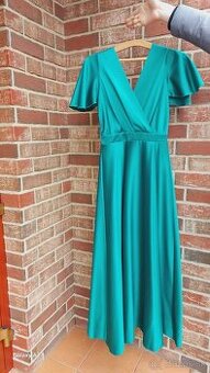 Zelené spoločenské šaty