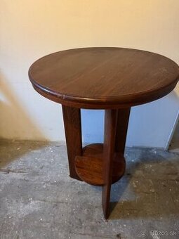 Štýlové okrúhle drevené stolíky s poličkou – 2 kusy výhodne