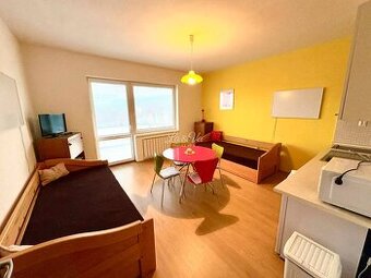 Na predaj zariadený apartmán s balkón PODHÁJSKA