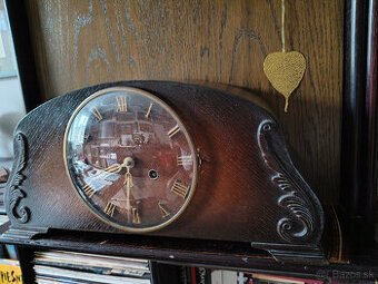 Staršie hodiny - odbíjajúce