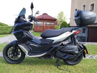 Prodám Aprilia SR GT 200