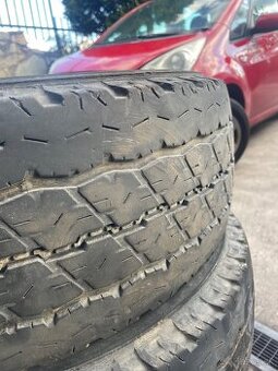 215/70R15c