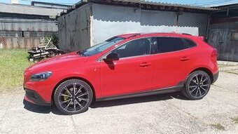 Predám Volvo V40CC 2013