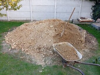 Darujem zeminu