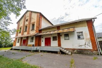 Ponúkame na predaj budovu / skladový priestor v Strážskom