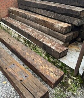 Drevené železničné podvaly