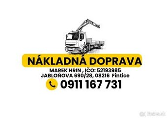 Nákladná doprava vyklápačom s hydraulickou rukou a dodávkou