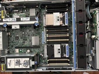 #65 - HP DL380 G8/1x Intel Xeon e5 2643/64GB RAM/12x 1gbit