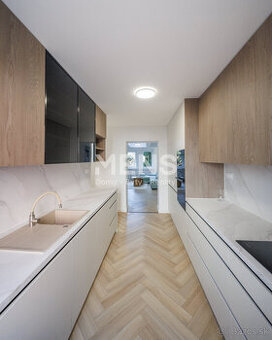 Výnimočný 2-izbový byt po kompletnej rekonštrukcii v centre