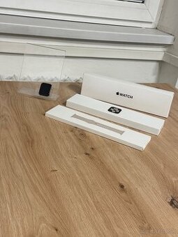 Dobrý deň Ponúkam na predaj Apple Watch SE 2022 44mm Silver