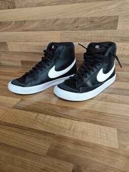 obuv Nike Blazer Mid 77